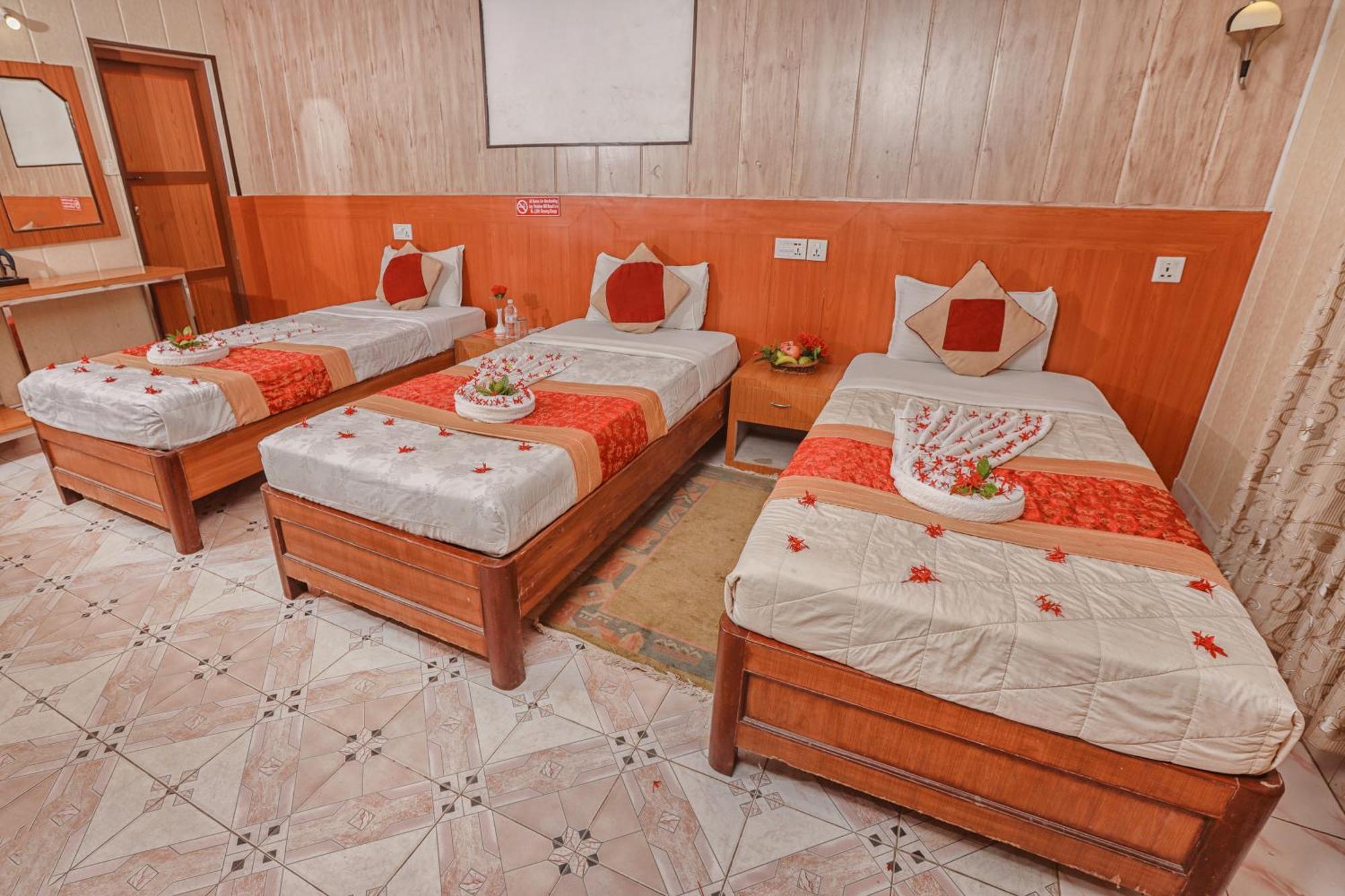 Hotel Wildlife Camp Саураха Екстер'єр фото
