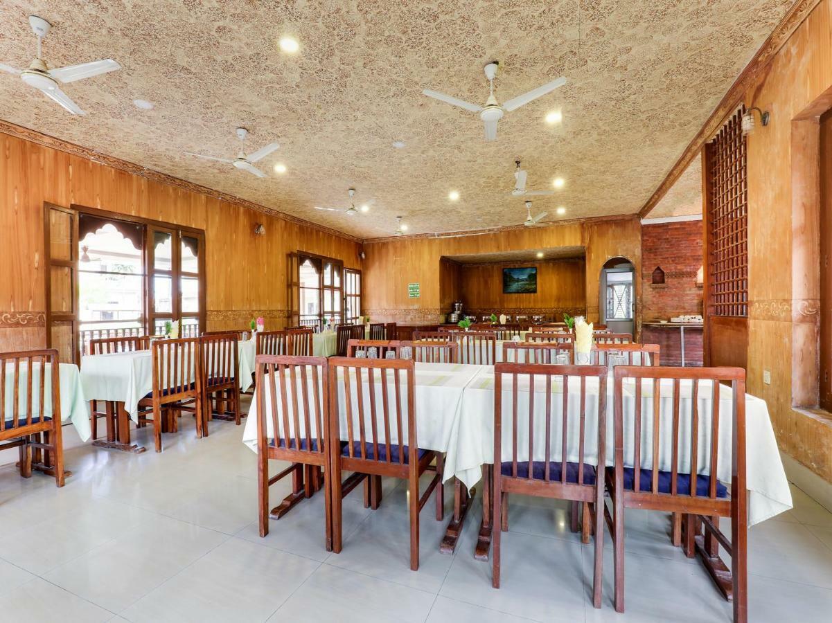 Hotel Wildlife Camp Саураха Екстер'єр фото