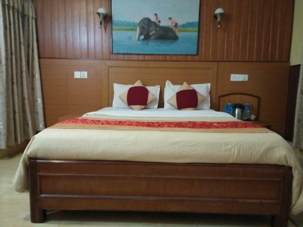 Hotel Wildlife Camp Саураха Екстер'єр фото